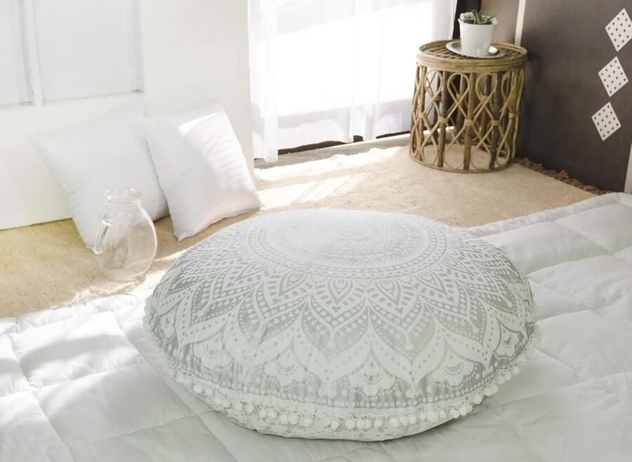 Vloerkussen met Mandala Design en Pompoms Decoratieve Poef Cover 81 cm