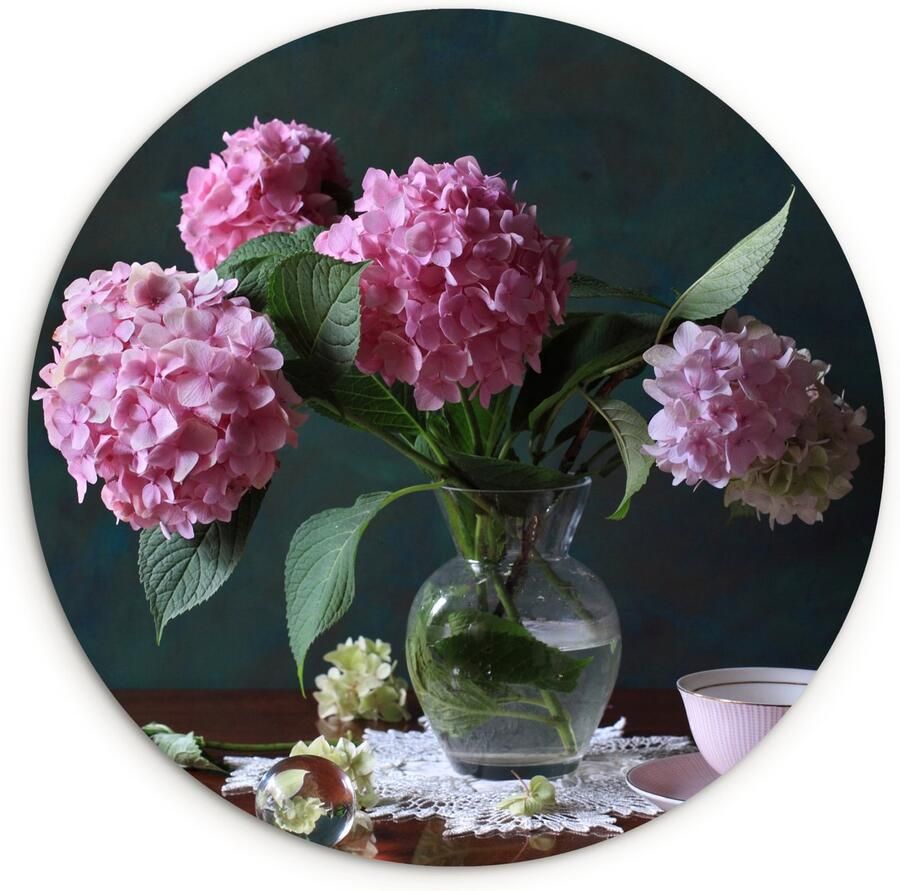 WallCircle Wandcirkel ⌀ 150 Stilleven hortensia's en theekop op tafel Ronde schilderijen woonkamer Wandbord rond Muurdecoratie cirkel Kamer decoratie binnen Wanddecoratie muurcirkel Woonaccessoires