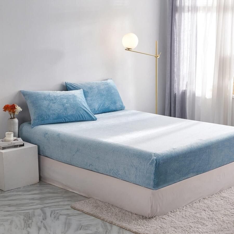 Winterhoeslaken 160 x 200 cm lichtblauw pluizig warm fluweel teddy pluche geschikt voor matrassen van 30 cm