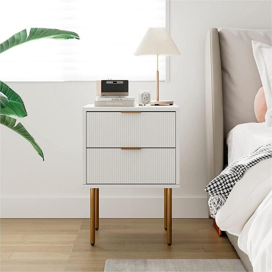 Wit nachtkastje met lade en opbergplank houten nachtkastje goudkleurige poten slaapkamer woonkamer Nachtkastje