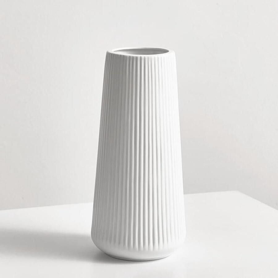 Witte Keramische Geribbelde Vaas voor Minimalistische Moderne Thuisdecoratie Scandinavische Stijl Bloemenvaas voor Bruiloft Tafel Kantoor Slaapkamer 25cm