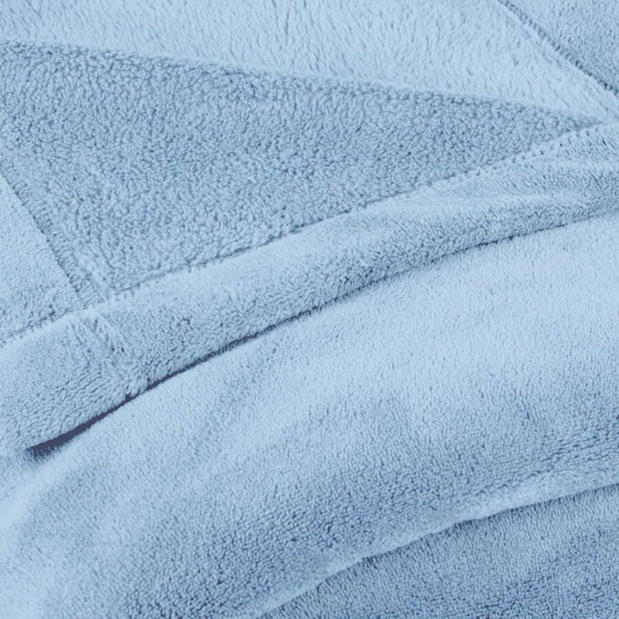 Wollige knuffeldeken 150 x 200 cm lichtblauw deken bank warm woondeken zacht microvezel fleece