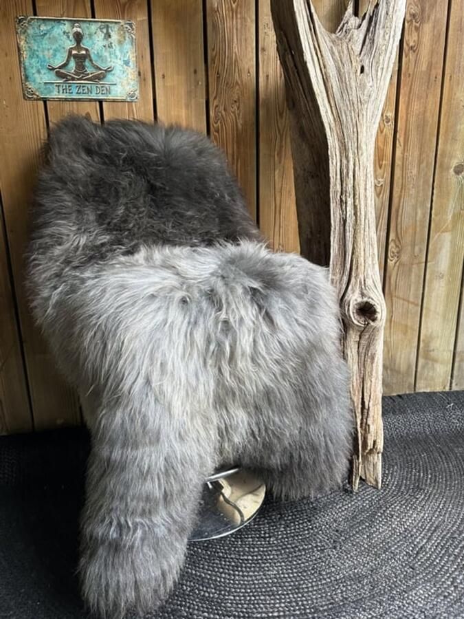 Vloerkleed Koeienhuid Industrieel 210x210 Tri colore Bruin wit zwart Normandische koeienvel driekleur koeien vloerkleed T.003