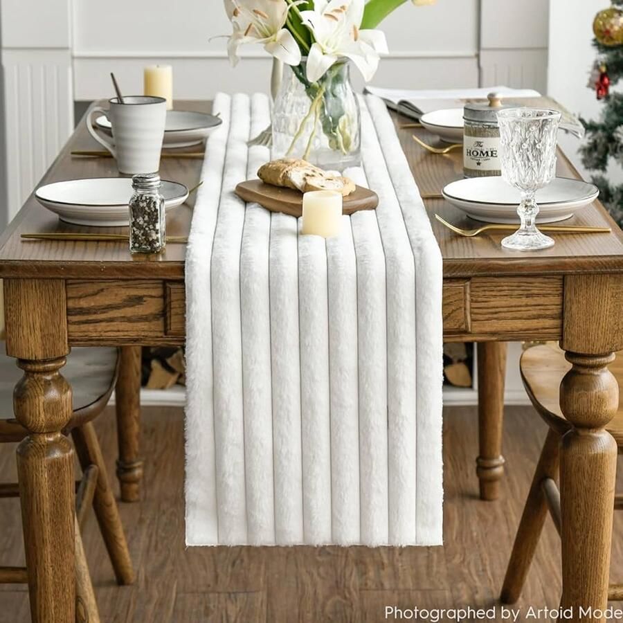 Zacht pluche imitatiebont kerst tafelloper crème 33x183 cm polyester