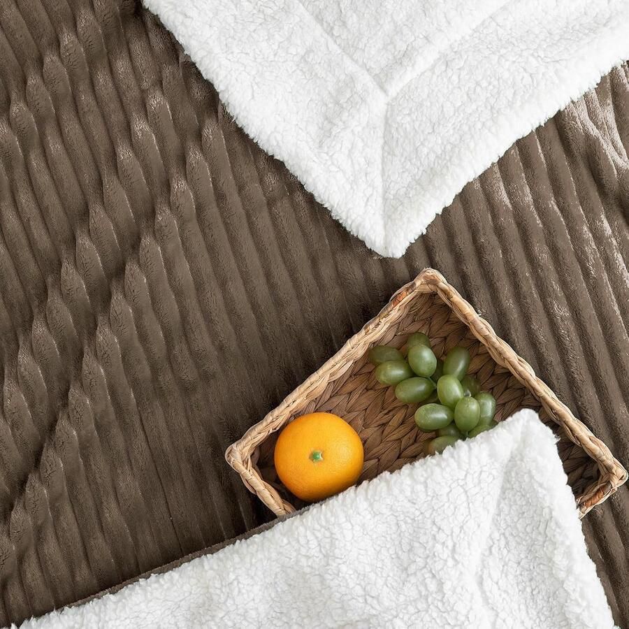 Zachte en Warme Dekentje voor Bed Bank en Woonkamer 125 x 150 cm Bruin