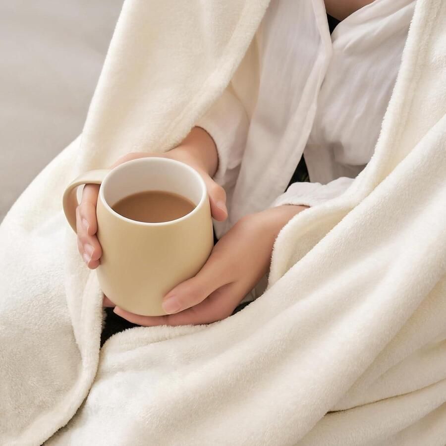 Zachte pluizige flanellen fleece deken effen kleur comfortabele pluche warm en gezellig bed bank slaapkamer reizen enkele beige 130x150cm