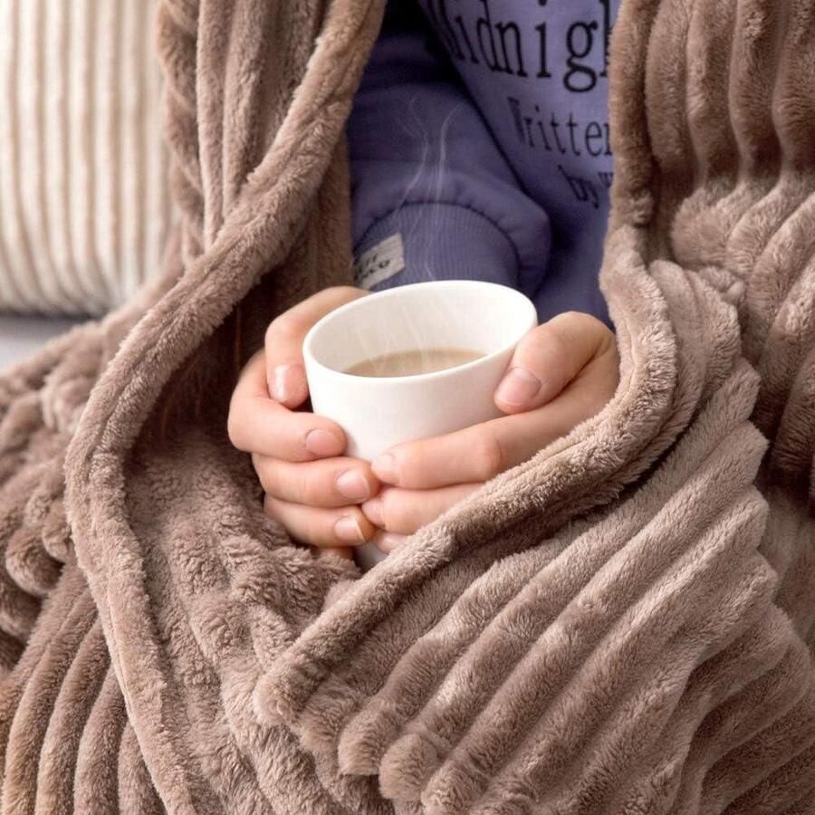 Zachte warme flanellen fleece plaid comfortabele corduroy pluizige deken voor slaapkamer en bank 50x60 Inch bruin