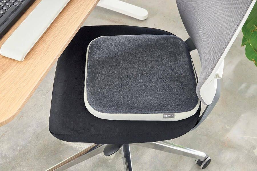 Zitkussen ergonomisch luchtkussen voor bureaustoelen optimale zithouding en verlichting van ischias bevordert de houding stoffen bekleding fluweelgrijs - Foto 2