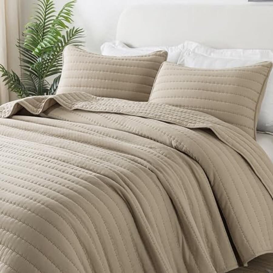 Zachte en multifunctionele zomersprei voor tweepersoonsbed 260 × 225 cm 100% microvezel beige