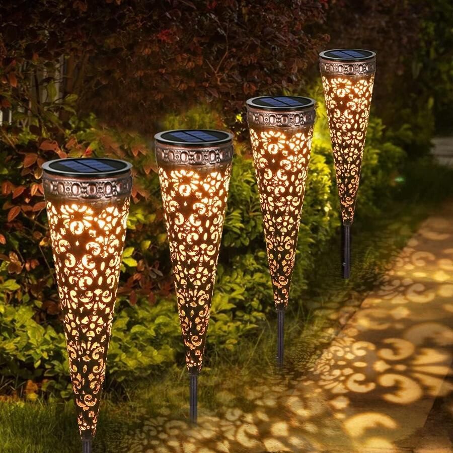 Zonne-energie Lampen Set van 4 Vintage Metalen Buitenlampen voor Tuin IP65 Waterdicht Warmwit LED Tuinverlichting op Zonne-energie met Pin voor Terras Bloembak en Balkon