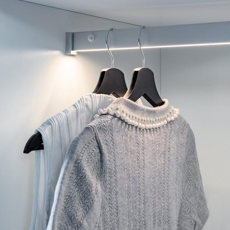 Eleganca Kledingstang LED Verlichting 90 cm Bewegingssensor Rechterkant Kledingroede Garderobestang Aluminium Zilver