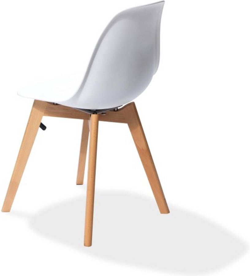 Essentials Keeve Stapelbare stoel wit berkenhouten frame en kunststof zitting 47x53x83cm (LxBxH) 505F01SW
