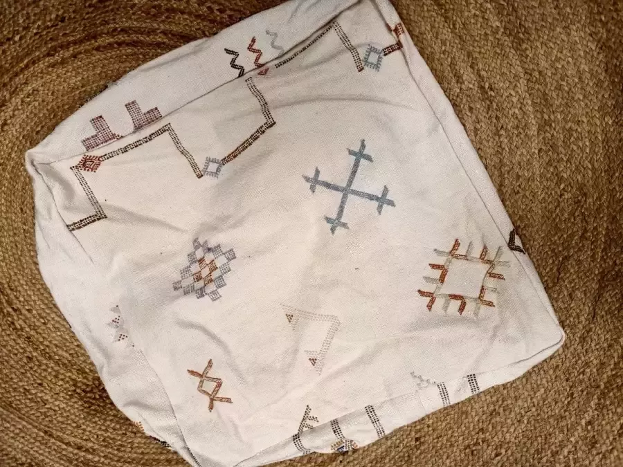 Everything-We-Love Marrokkaanse poef uniek design