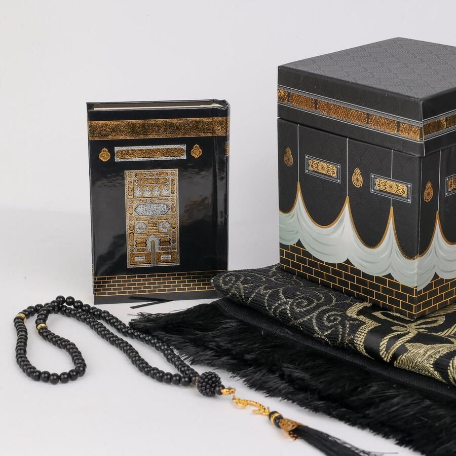 Firaset Geschenkset met islamitische gebedskleedjes met Kaaba-ontwerp Heilige Koran en Tasbih zachte Sajadah-gebedsmat in elegante kubieke geschenkdoos islamitisch Salah-tapijt islamitische geschenken voor Ramadan Eid