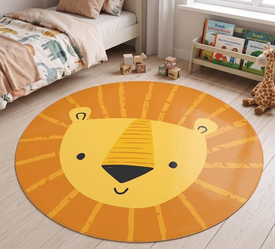 Vloerkledenopvinyl.nl Vinyl Vloerkleed vinyl rond Leeuwtje 195 cm Rond 195 cm Rond Ontdek het Vloerkleed vinyl rond Leeuwtje: stijlvol duurzaam en veilig voor kinderen. Makkelijk schoon te maken en perfect voor elke kinderkamer. Een speelse blikvanger! - Foto 2