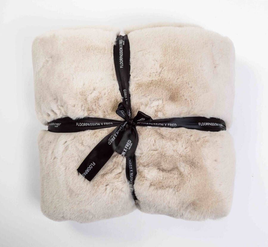 Floorpassion X Fred van Leer Faux Fur Plaid Chalk White Floorpassion X Fred