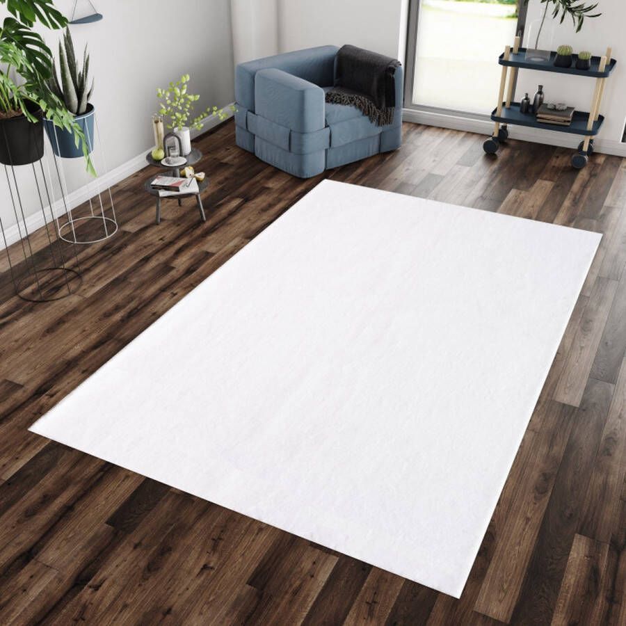 Flycarpets Blake Crème Vloerkleed Hoogpolig Tapijt Zacht Wasbaar op 30°C Woonkamer 120x160 cm