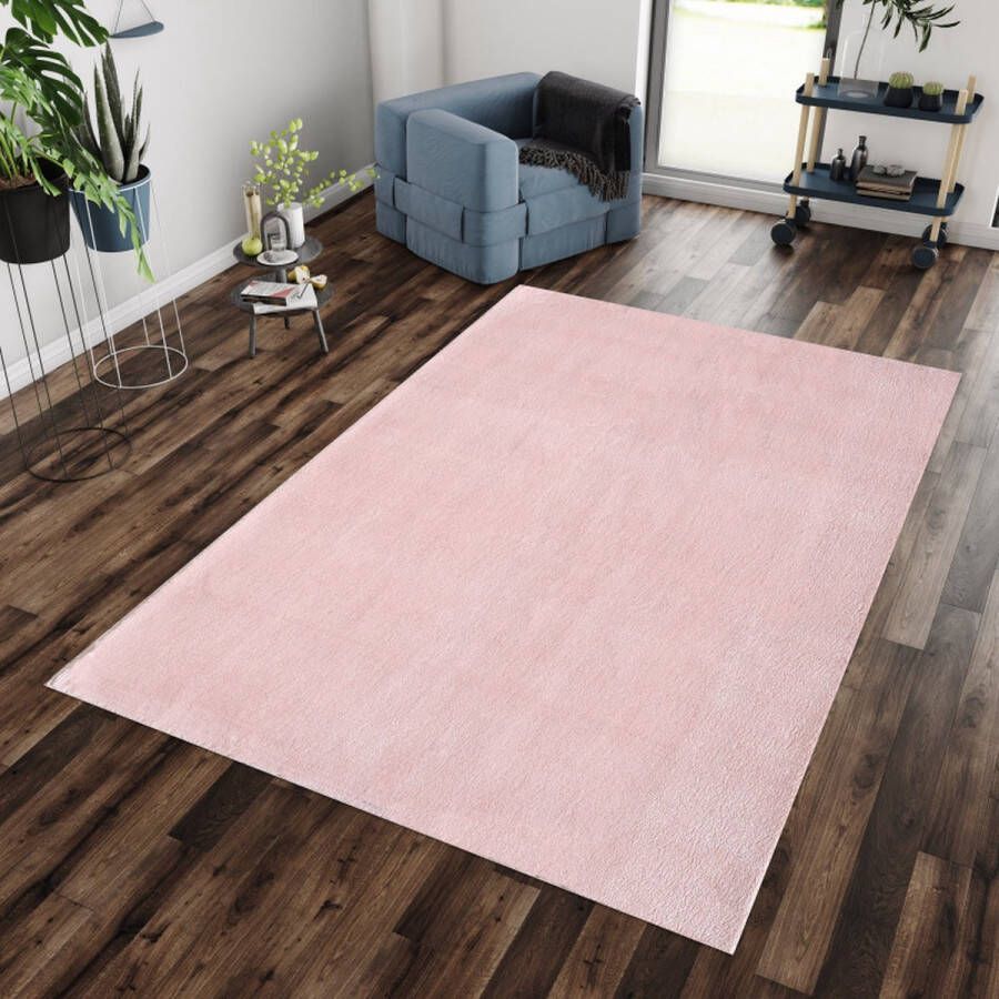 Flycarpets Blake Roze Vloerkleed Hoogpolig Tapijt Zacht Wasbaar op 30°C Woonkamer 120x160 cm