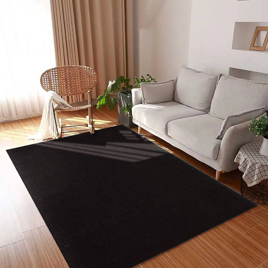 Flycarpets Blake Zwart Vloerkleed Hoogpolig Tapijt Zacht Wasbaar op 30°C Woonkamer 200x300 cm