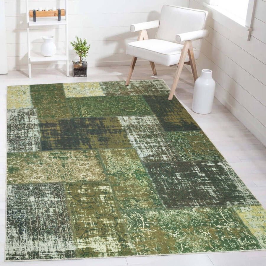 Flycarpets Burano Vintage Patchwork Vloerkleed Groen Laagpolig Tapijt 200x290 cm