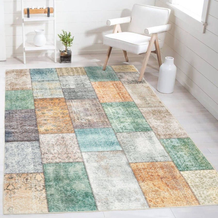 Flycarpets Burano Vintage Patchwork Vloerkleed Multi Groen Oranje Laagpolig Tapijt Woonkamer 240x340 cm