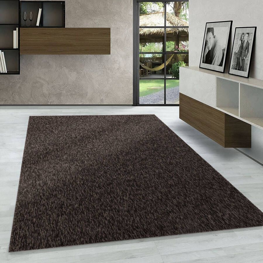 Flycarpets Darian Vloerkleed Effen Laagpolig Bruin 160x230 cm