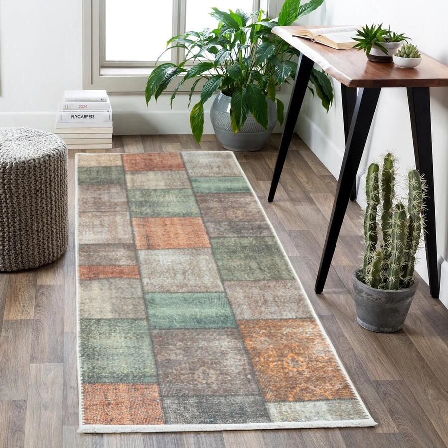 Flycarpets Adrasos Patchwork Vloerkleed Bruin Oranje Groen Geblokt Motief Laagpolig 80x300 cm