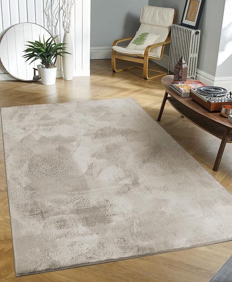 Flycarpets Amalfi vloerkleed Beige Hoogpolig wasbaar Fluffy en Zacht 140x200 cm