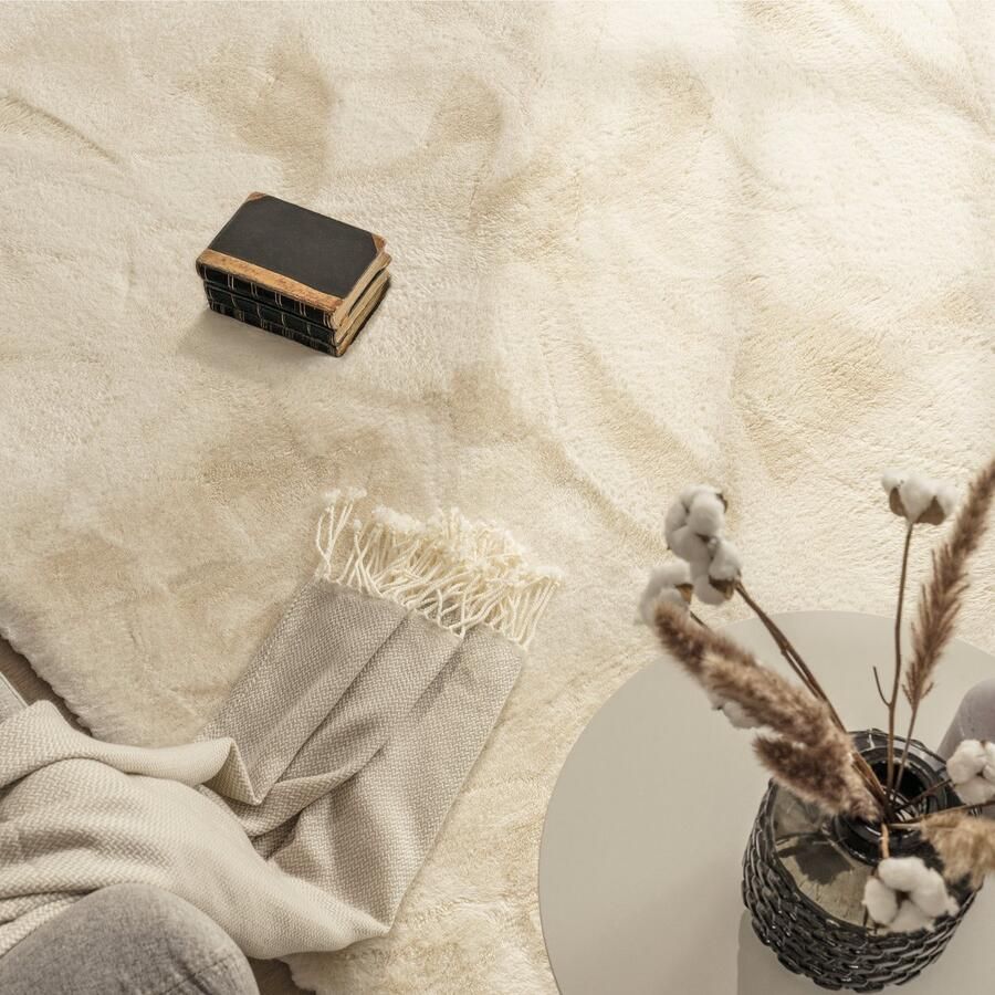 Flycarpets Hoogpolig Rabbit Plus Vloerkleed Effen Uni Creme