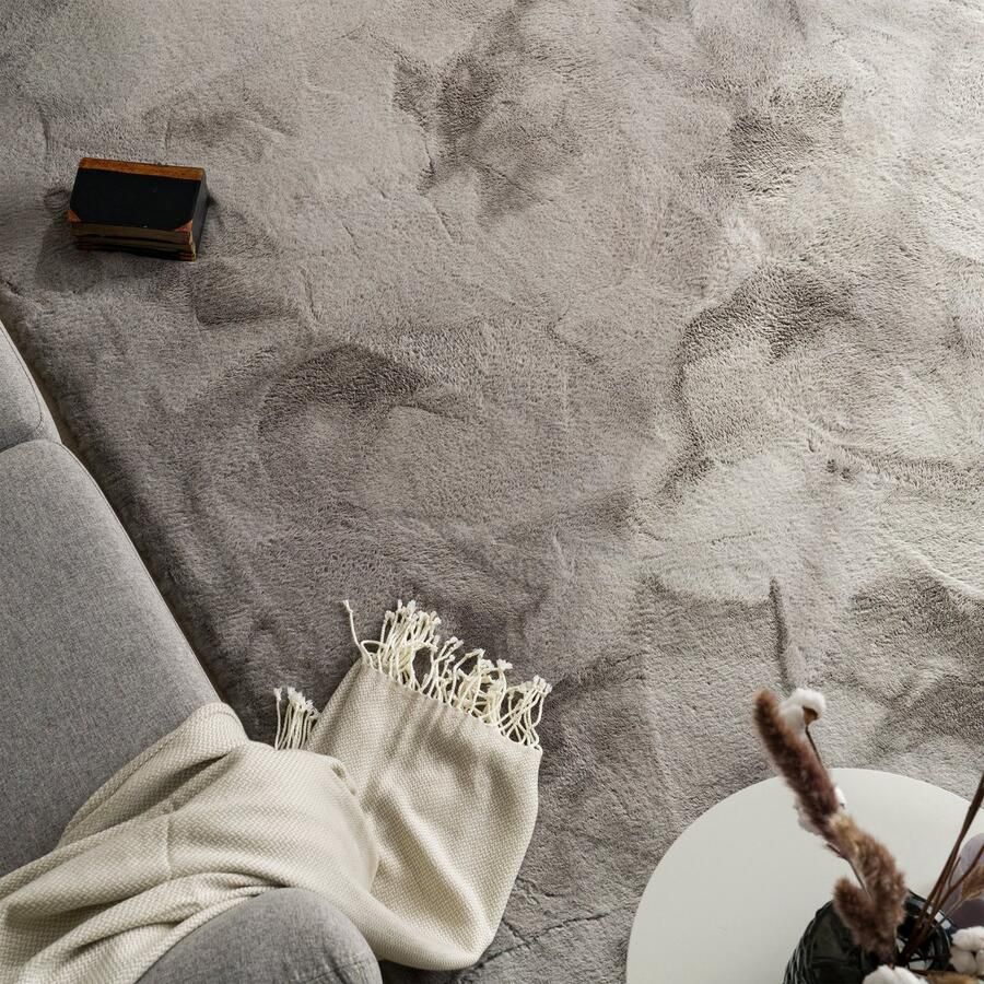 Flycarpets Hoogpolig Rabbit Plus Vloerkleed Effen Uni Grijs