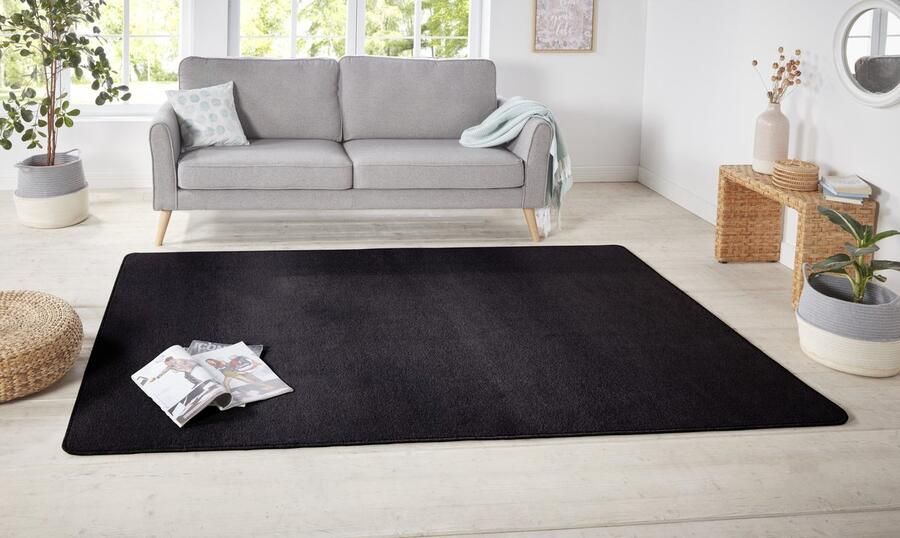 Flycarpets Laagpolig Effen Uni Vloerkleed Nasty Zwart 200x300 cm