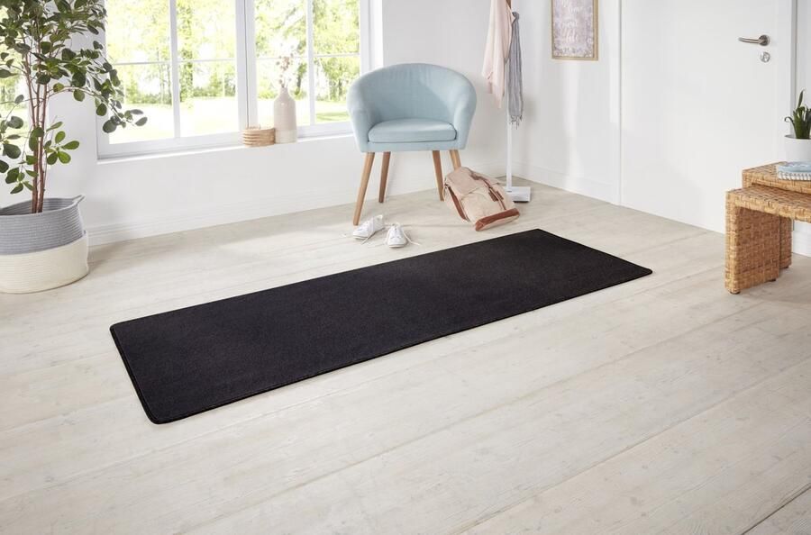 Flycarpets Loper Laagpolig Effen Uni Vloerkleed Nasty Zwart 80x150 cm