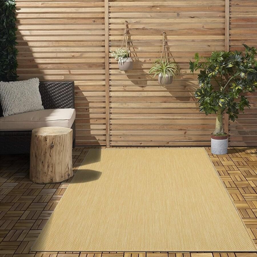 Flycarpets Nilus Effen Buitenkleed Geel Vloerkleed Buiten Laagpolig Tuinkleed Tuintapijt Buitentapijt 120x170 cm