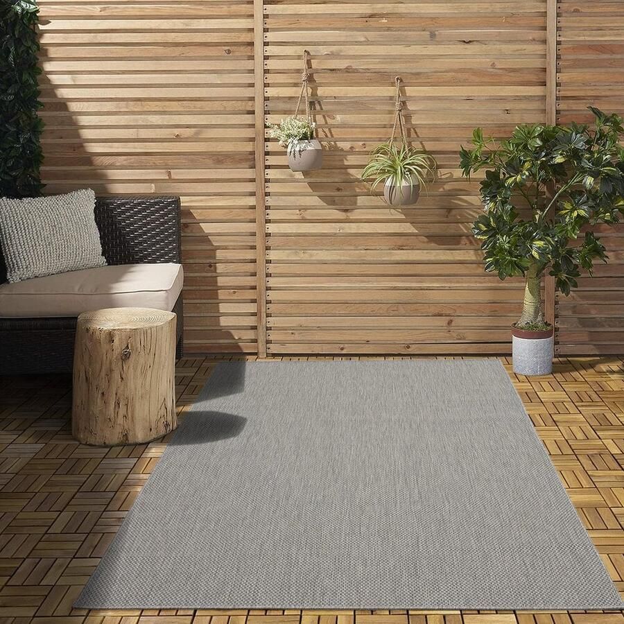 Flycarpets Nilus Effen Buitenkleed Lichtgrijs Grijs Vloerkleed Buiten Laagpolig Tuinkleed Tuintapijt Buitentapijt 160x220 cm