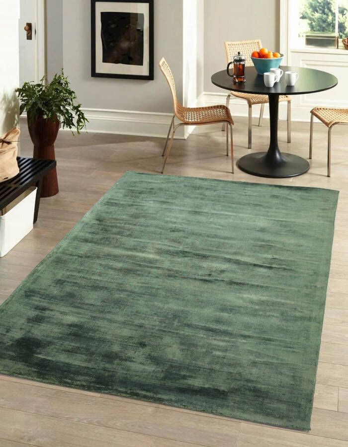 FlyCarpets Lumbini Effen Viscose Groen Vloerkleed Handgeweven