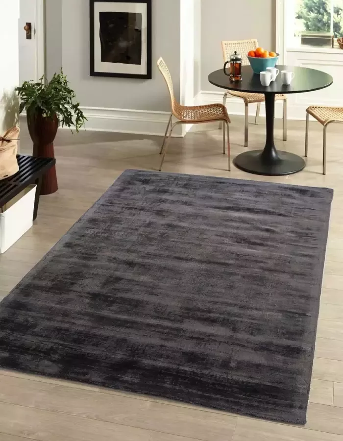 flycarpets LUMBINI EFFEN VISCOSE ZWART VLOERKLEED HANDGEWEVEN