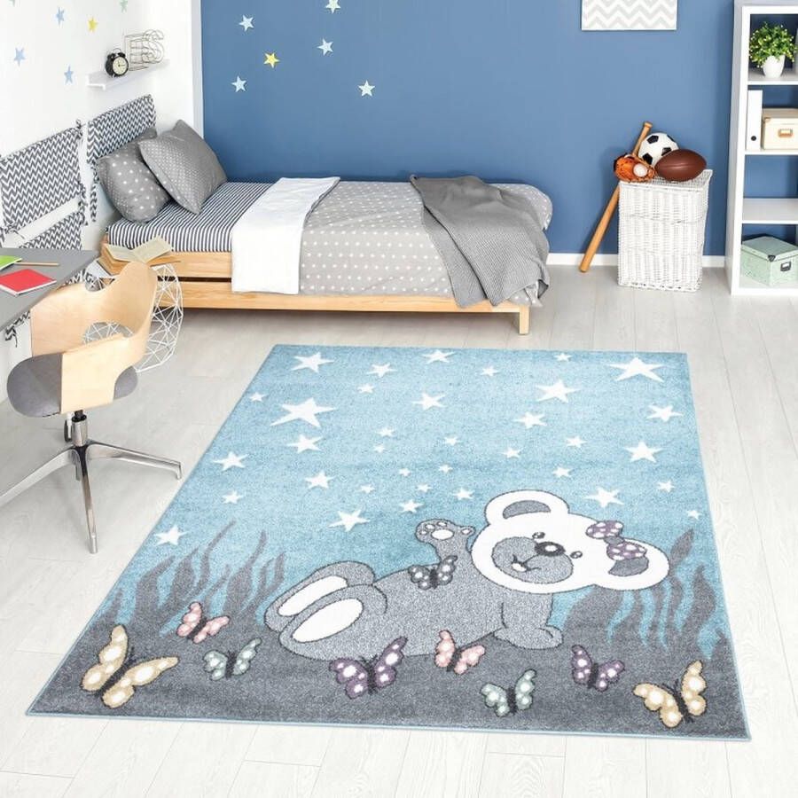 Flycarpets Playful Pals Kids Blauw Beer Vloerkleed Kinderkamer Babykamer Laagpolig Kindervloerkleed 190x280 cm