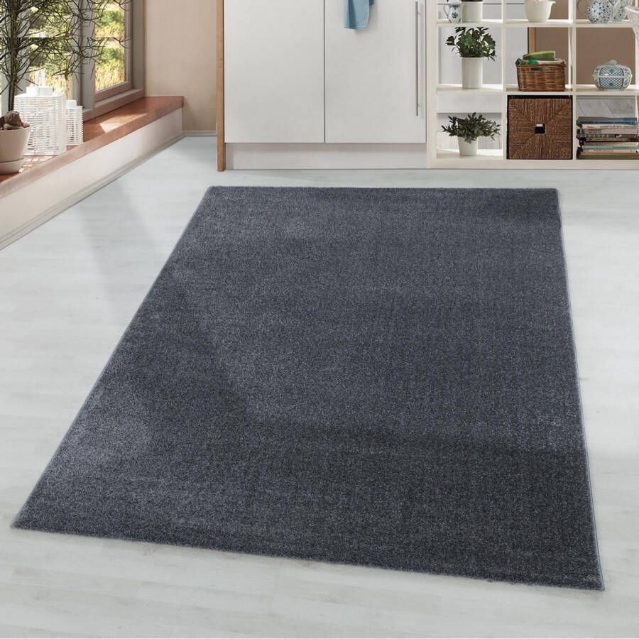 flycarpets Sara Modern Grijs Vloerkleed Effen Laagpolig Tapijt Voor binnen -140x200 cm