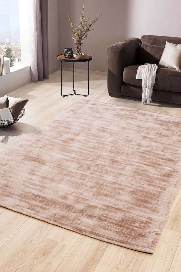 Flycarpets Lumbini Effen Viscose Taupe vloerkleed Handgeweven 140 X 200 CM