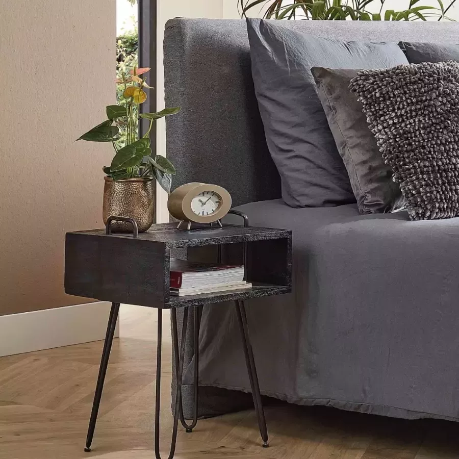 Fraaai Yucon nachtkastje zwart