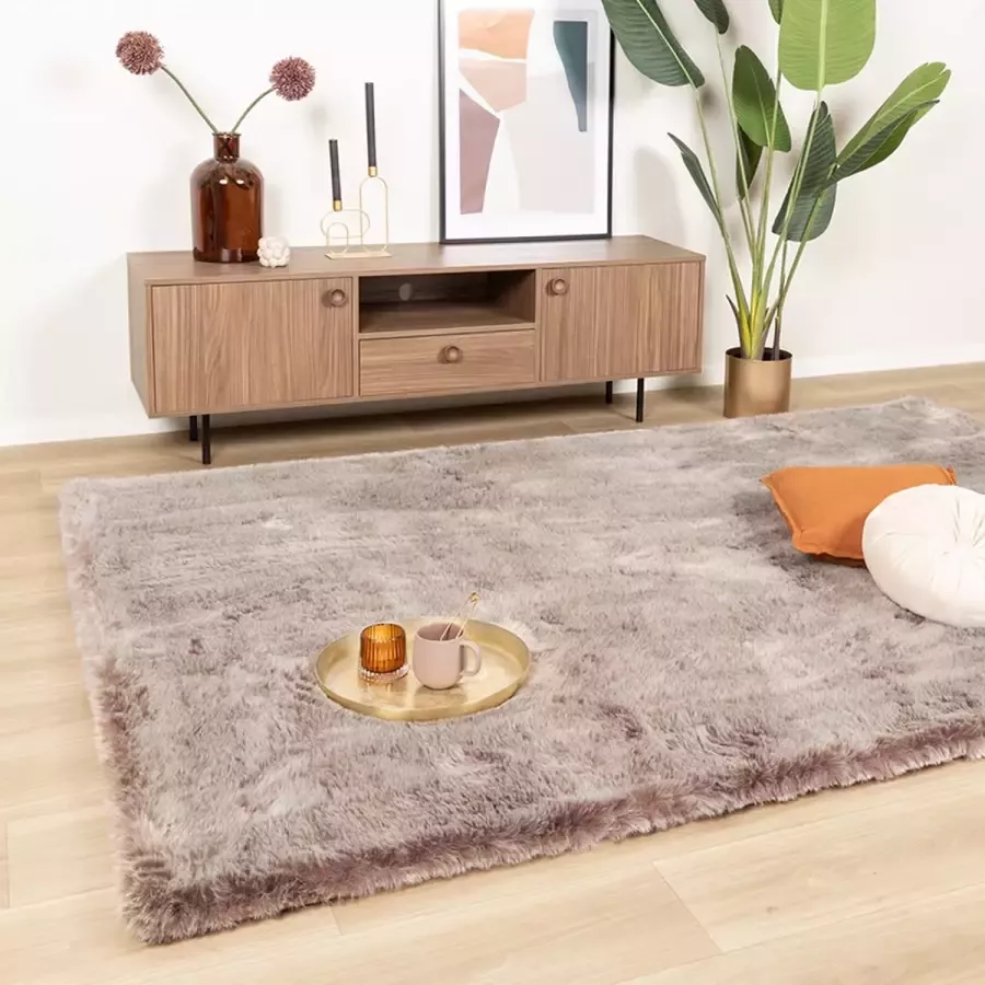 Fraai Zacht Hoogpolig vloerkleed Flowy Taupe 160x230cm