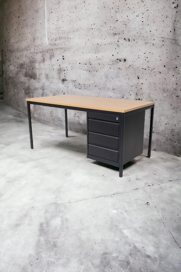 Furni24 Bureau computertafel werktafel tafel met ladekast onder bureau met 3 laden 180 cm x 80 cm x 75 cm zwart RAL 9005 beuk