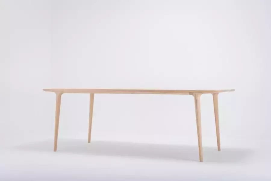 Gazzda Fawn table houten eettafel whitewash 220 x 90 cm