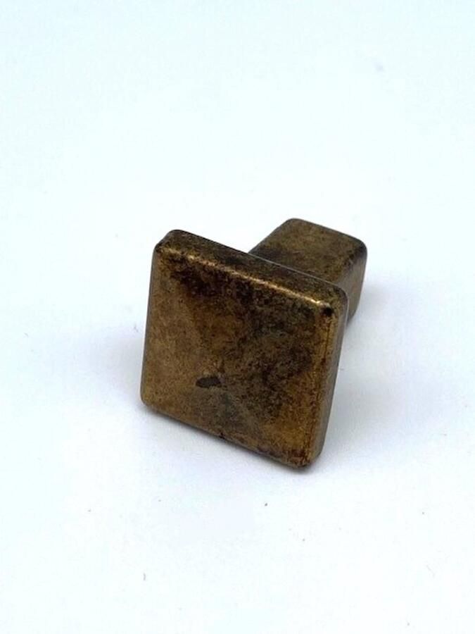 Giusti Knop Brons antiek vierkant 18mm