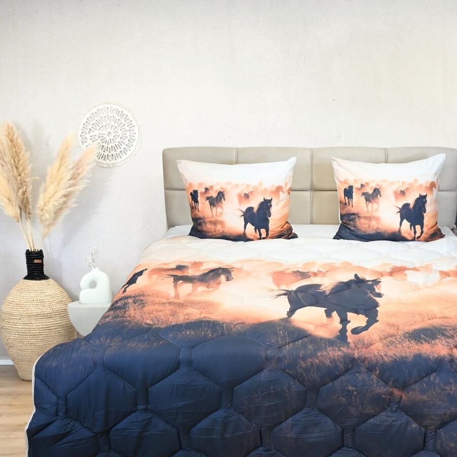 Happybed All year dekbed enkel 160x200 Twijfelaar dekbed Wasbaar dekbed zonder overtrek Bedrukt dekbed zonder hoes Hoesloos Dekbed met Print Terra plains horses