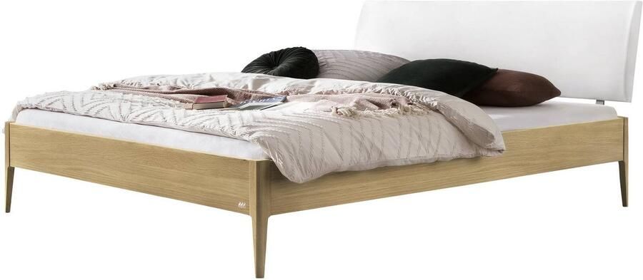 Hasena Lounge Sestola bedframe massief hout gestoffeerd hoofdbord