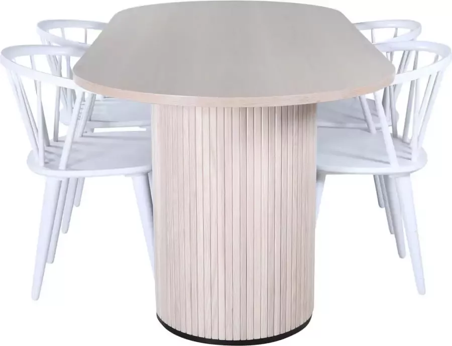 Hioshop BiancaWW eethoek eetkamertafel eik fineer wit washed en 4 Bullerbyn eetkamerstal wit.