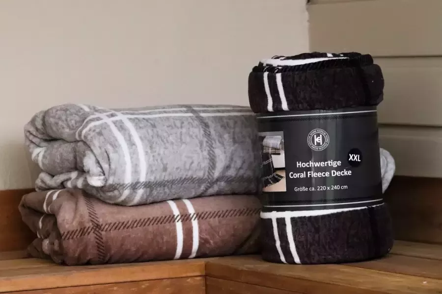 Home Edition Super Zachte Grote Fleece Deken XXL- Plaid voor op de Bank Bed of Woonkamer Decoratie 220 x 240 cm Grijs Gestreept