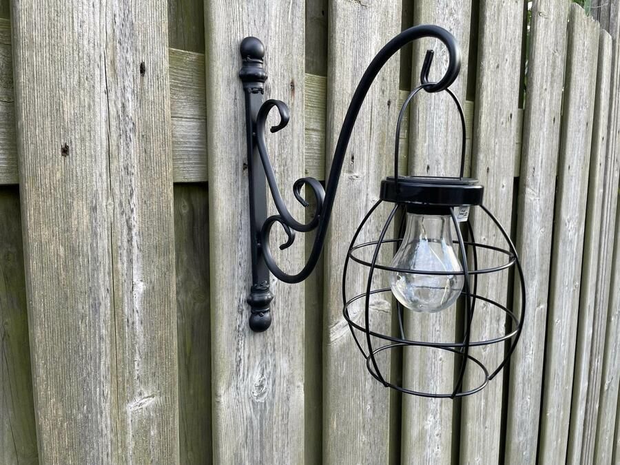 Home Sweet Home Hang Lantaarn Solar lamp met wandhaak zwart HSH288289 Tuinverlichting Stoer & Sober Woonstijl