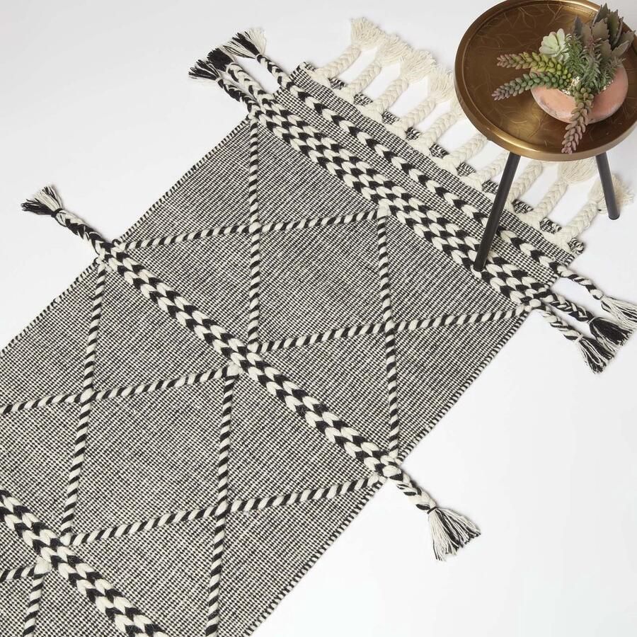 Homescapes Handgeweven Kelim Runner Edessa 66 x 200 cm zwart en wit